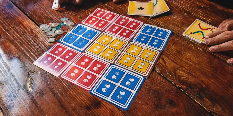 Cùng bạn bè trải nghiệm chơi bài Uno